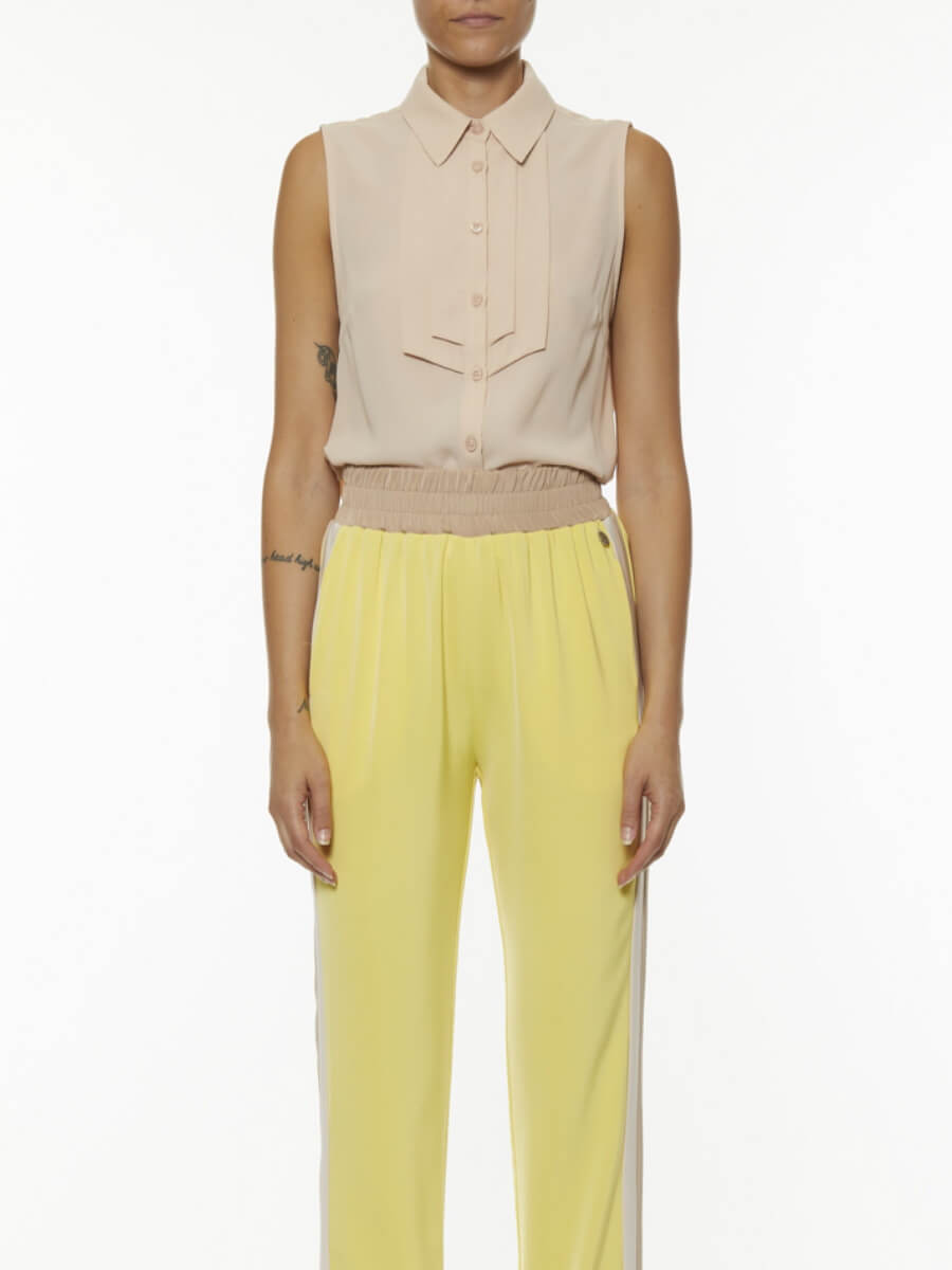BLUSA COM COSTAS DECOTADAS