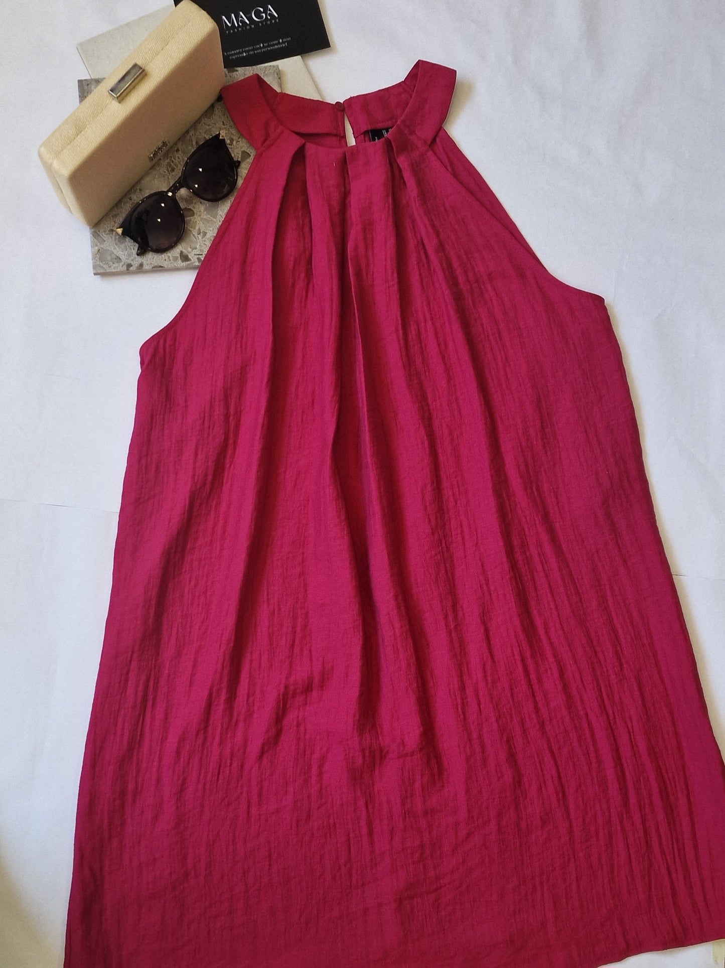 VESTIDO CURTO COM DECOTE HALTERE  EVALINA