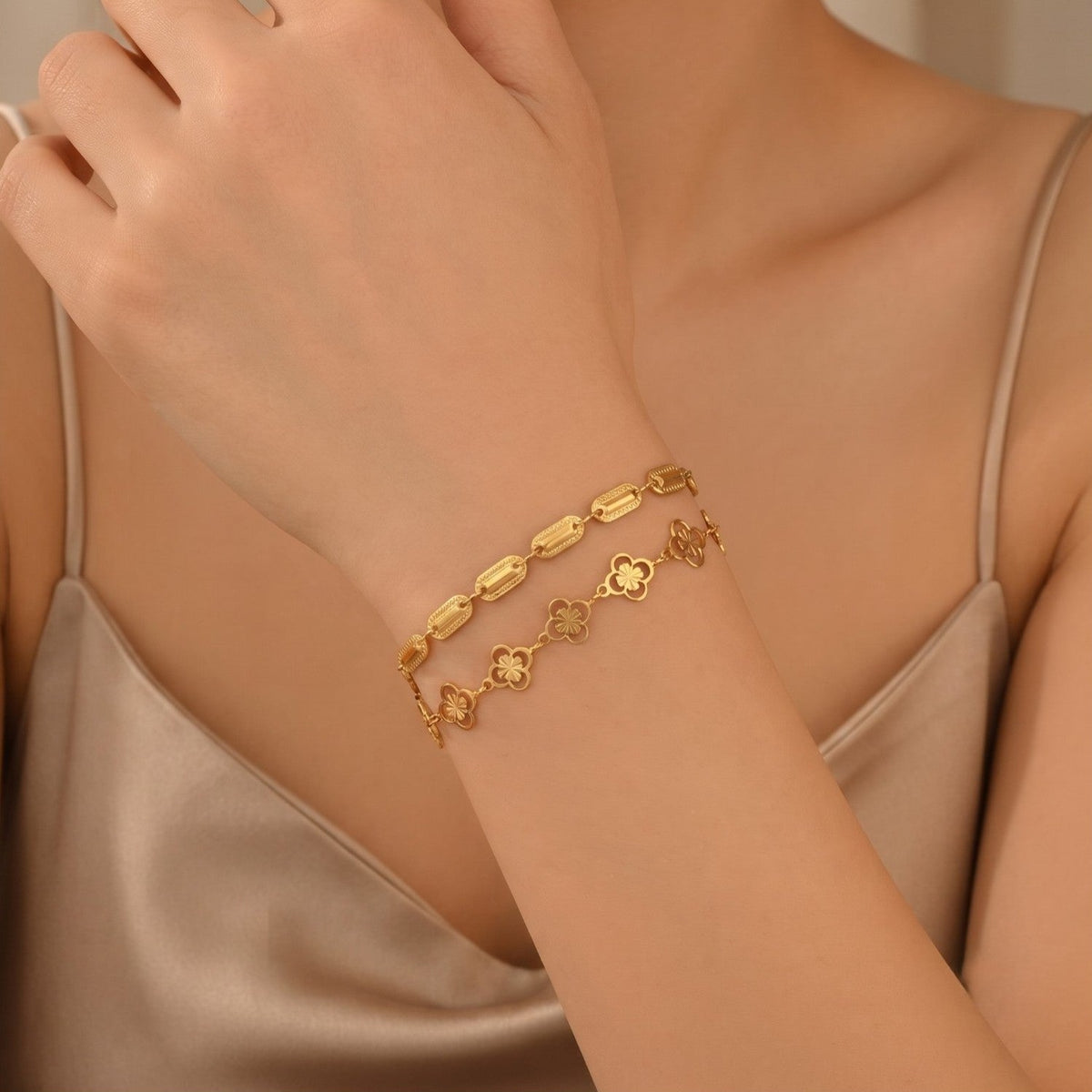 Pulseira de Design Elegante com Banho de Ouro 18K
