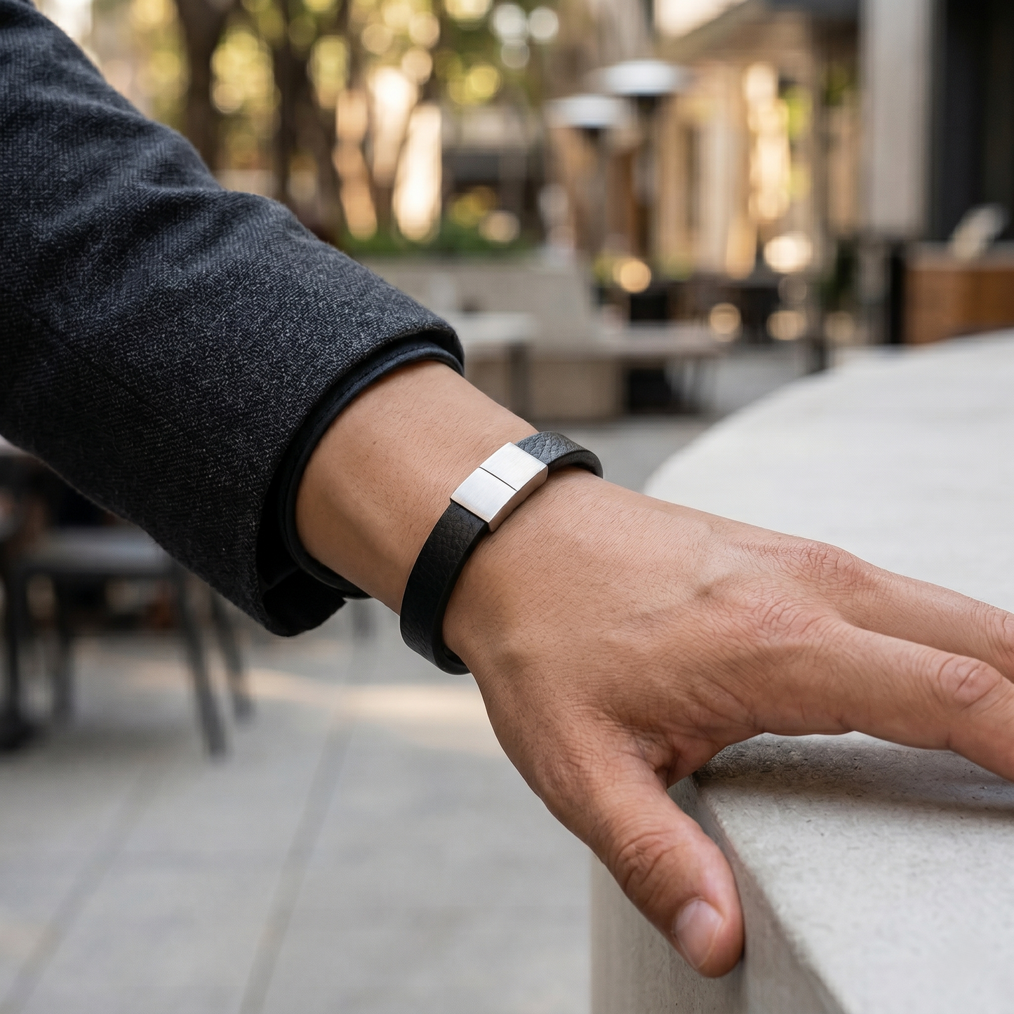 Pulseira Minimalista em Couro e Aço Inoxidável