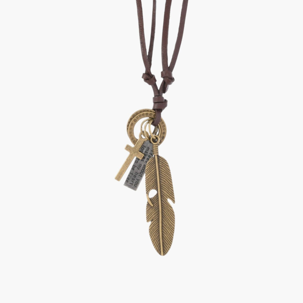 Colar em Couro com Pendentes Vintage