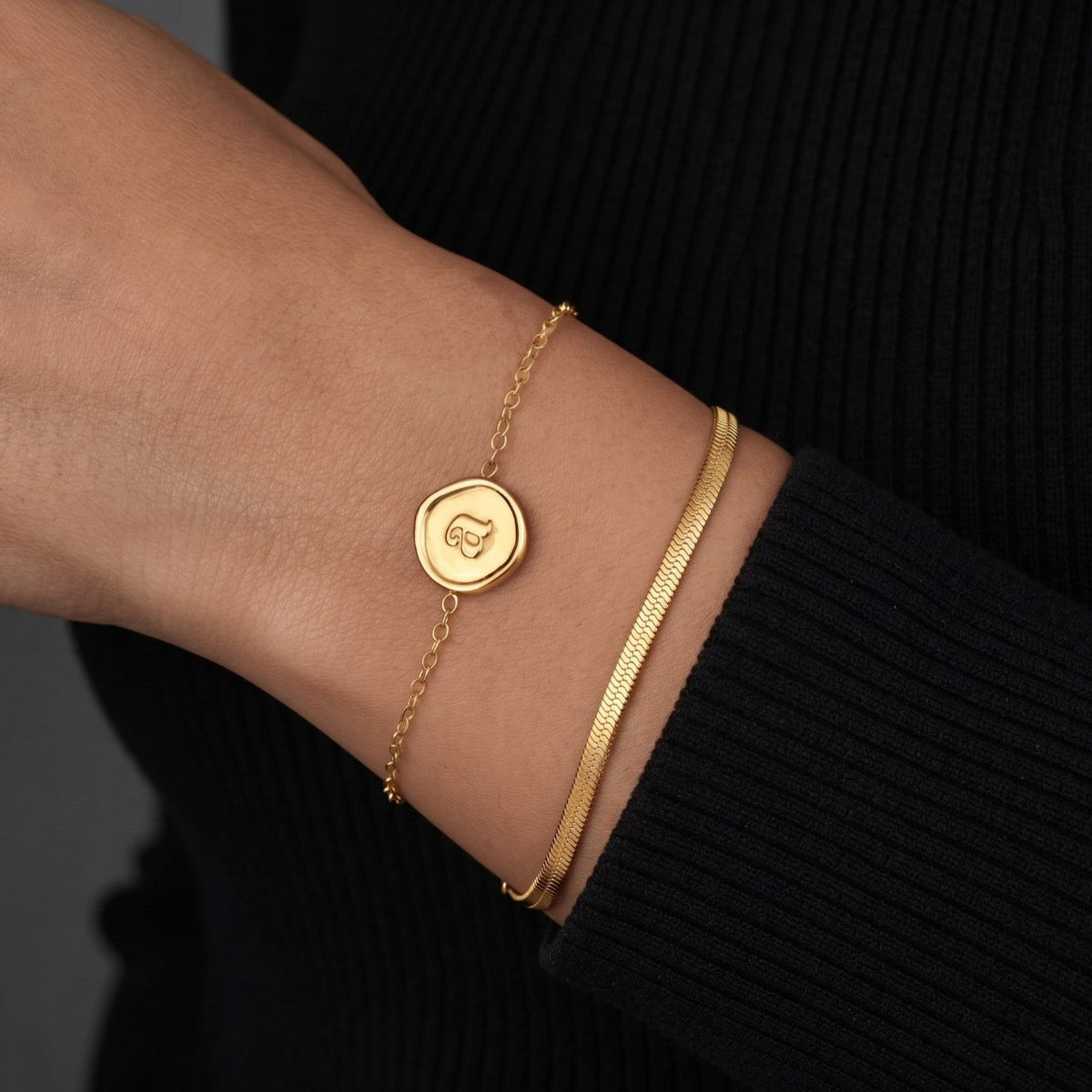 Pulseira em Aço Inoxidável com Letra Personalizada