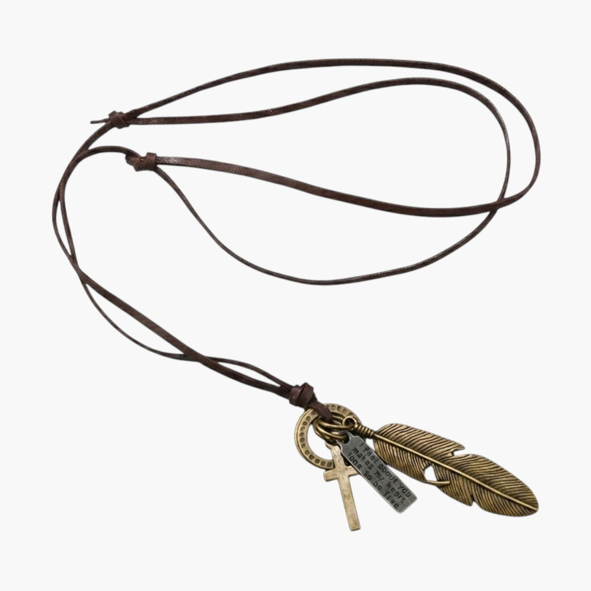 Colar em Couro com Pendentes Vintage