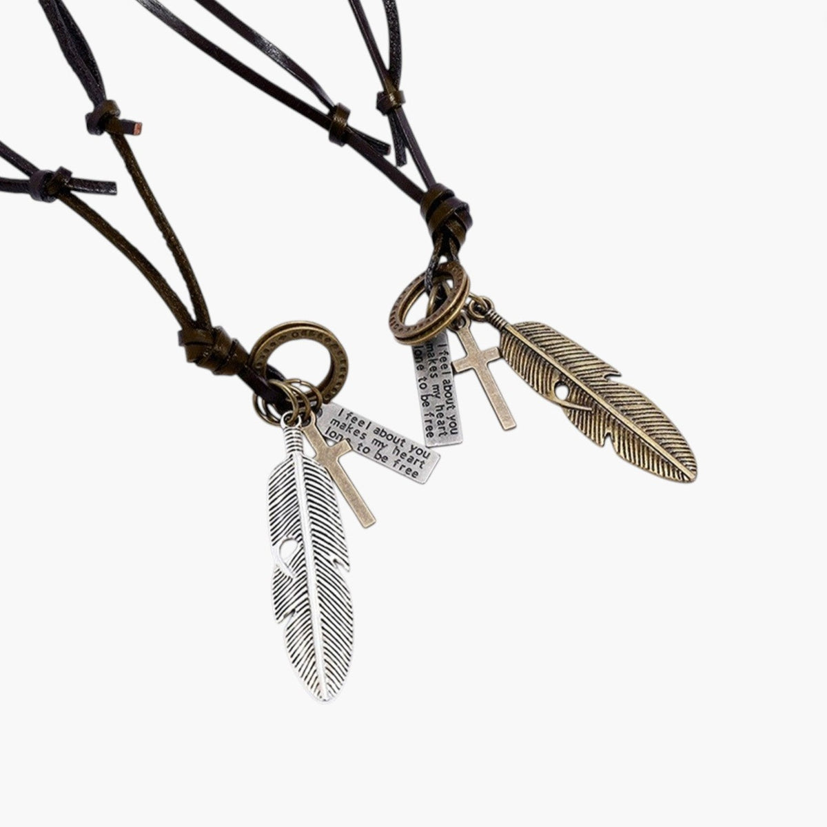 Colar em Couro com Pendentes Vintage