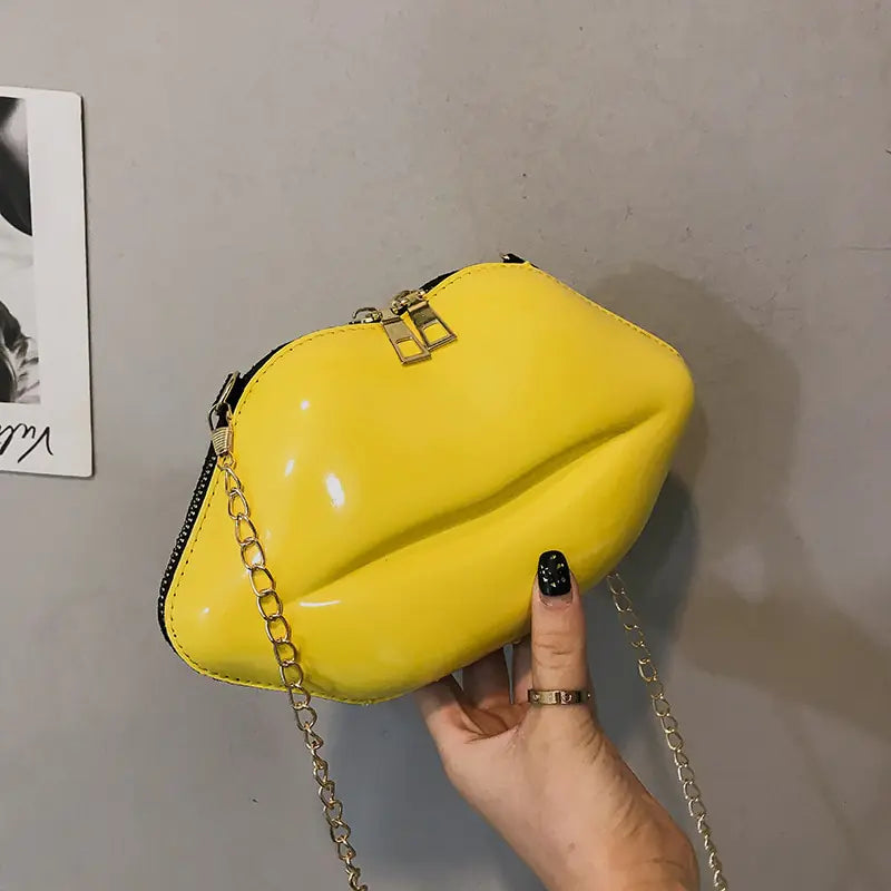 Lips Clutch