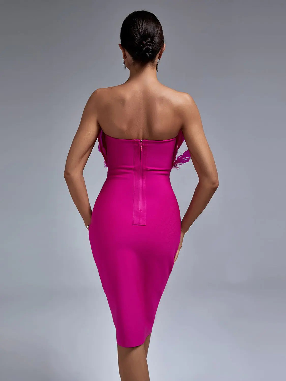 Strapless Pink Feather Bodycon Dress – Elegant Midi Party Look