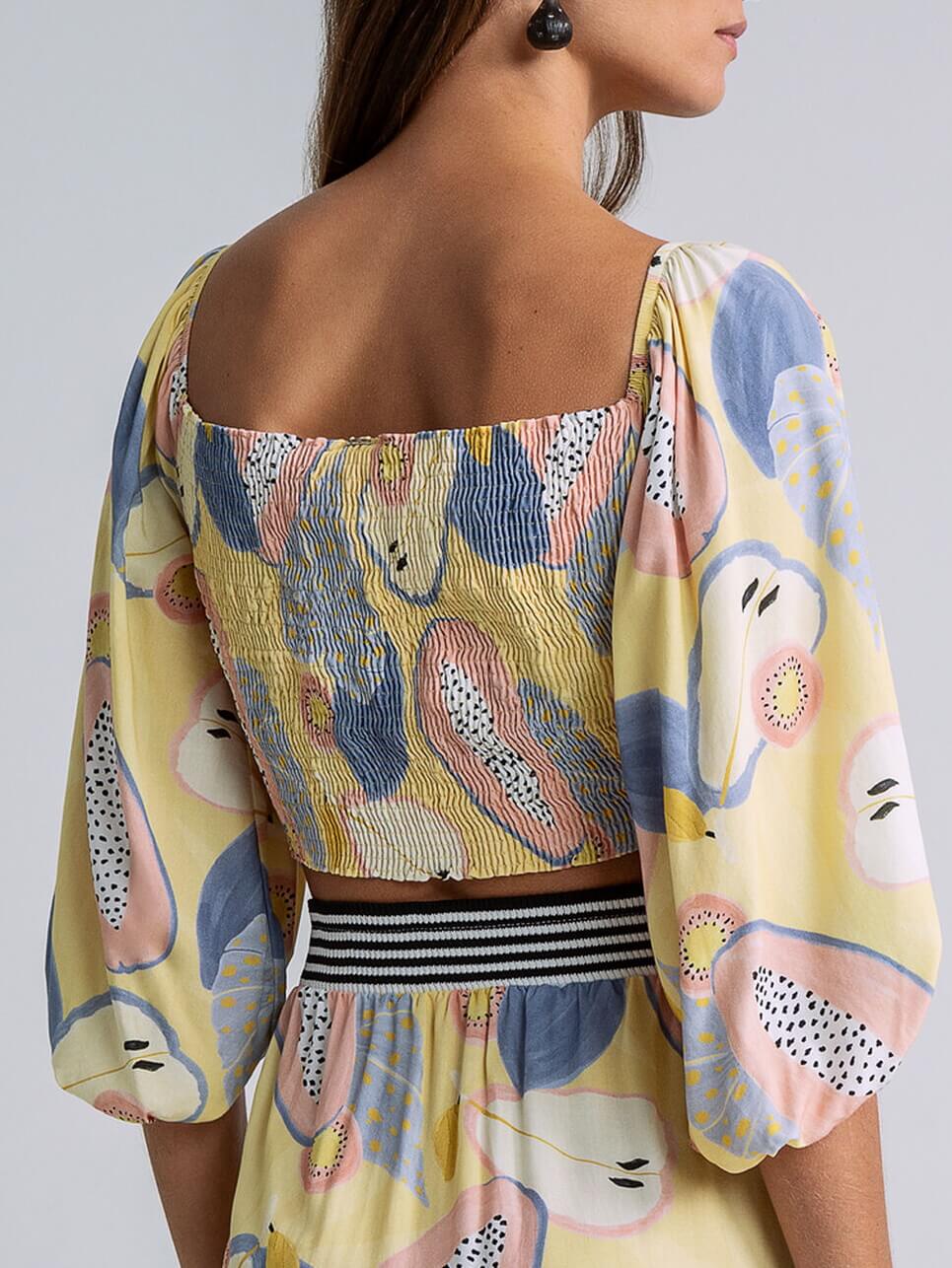 BLUSA CROP TOP ESTAMPADA