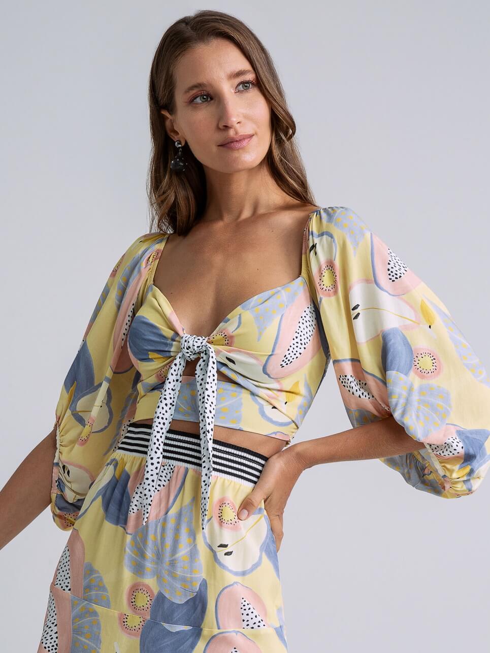 BLUSA CROP TOP ESTAMPADA