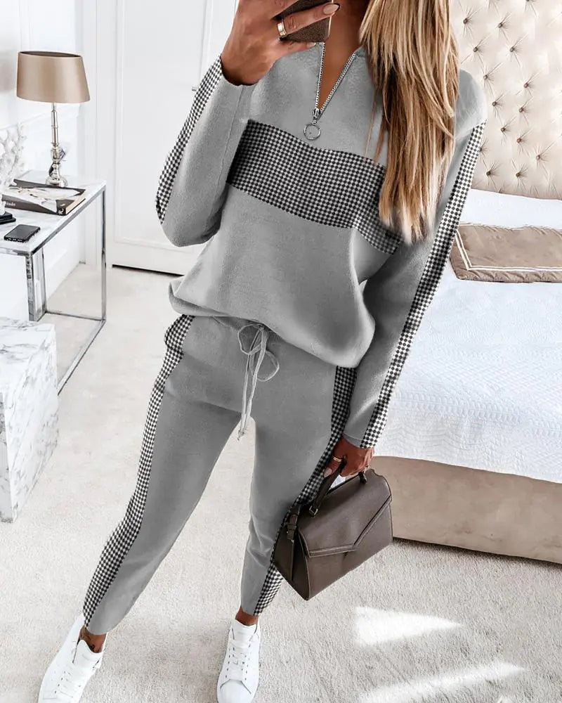 ✨ Chic Two-Piece Cotton Lounge Set – With Sequins, Pearls & Graphic Details